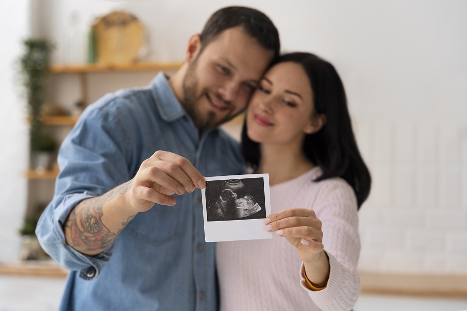 What are the steps of the surrogacy process?